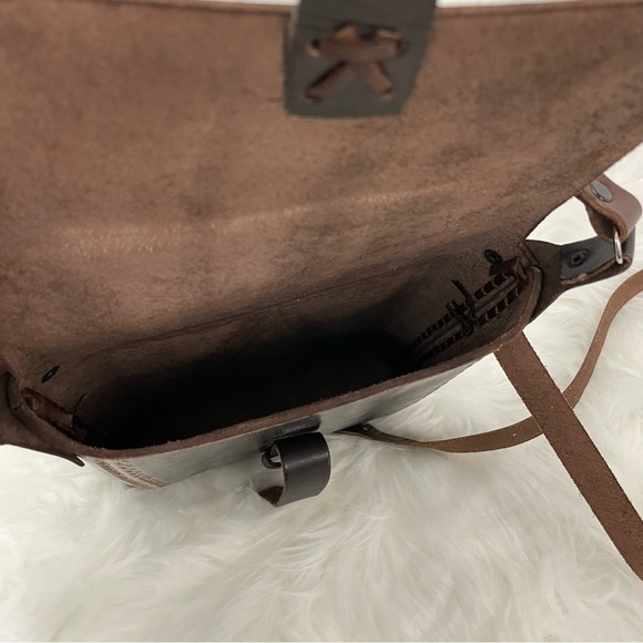 Vintage Hand Tooled Hard Leather Bag - Picture 10 of 11